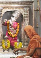 Jalabhisheka at Shri Venugopal Sannidhih, Shri Samadhi Math; Picture Courtesy: Shri Ganesh Dumble